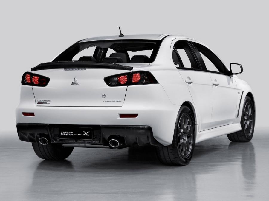  Mitsubishi Lancer Evolution X carbon series 2012 года  (фото 4 из 5)